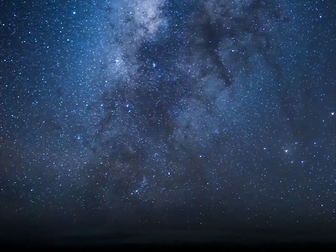 Time Lapse video μέσα από το πιλοτήριο επιβατικού αεροπλάνου δείχνει τον Γαλαξία μας