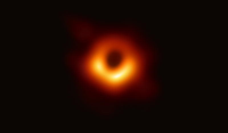 Αυτή είναι η πρώτη πραγματική εικόνα μίας μαύρης τρύπας